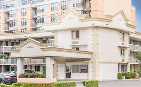 Days Inn By Wyndham Arlington Pentagon